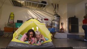 Oopsie -trans Babe Izzy Wilde Has a 3-way with Cis Women