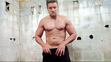 YURI GA&Uacute_CHO - BOMBAD&Atilde_O EXIBIU OS M&Uacute_SCULOS E GOZOU NA CHAMADA DE V&Iacute_DEO - URSO TOCANDO PUNHETA