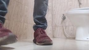 Hotel bhatroom gay mastarbet