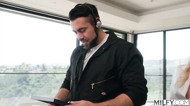 MILFY Blonde Boss Babe Tatiana Steele Rides Stud's Thick Cock On Last Day
