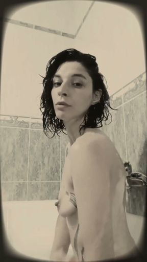 A Delightful Mid-afternoon Bath