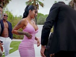 GROUP SEX SARA RETALI AND YASMINA KHAN ARE SCREWED IN A ROW BY 7 STUDS!