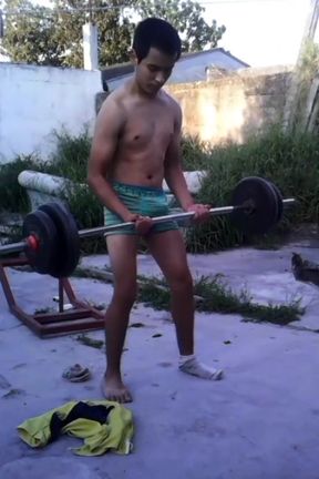 Jesus sin playera en boxer