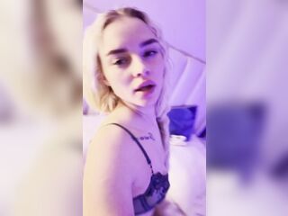 Passion ignites-sweetietheia's body demands jock's cruel truth
