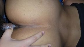 se corre dentro de ella dos veces y bate esa crema dentro. primer plano de una follada cremosa