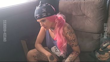 My friend screwed me over, said I'_m an ex-lesbian now...