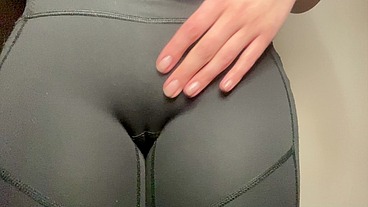 Pretty Spanish Girl Masturbates In Lululemon Gym Leggings