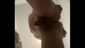 VERGA Y NALGAS DESDE ABAJO