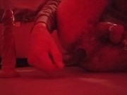 Me gode le cul sous cage