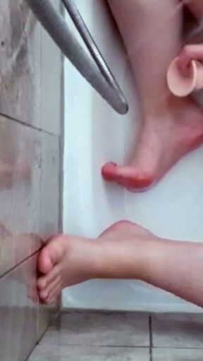 18 year old teen shower and masturbation   Clip 1