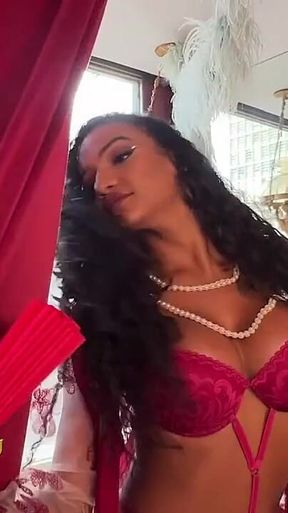 Tastefully Thaysa