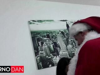 Kesha Ortega Rides Porno Dan’s Sleigh Until That babe Squirts Snowy Delight!