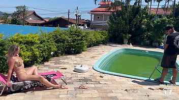 LOIRA CASADA DEU A BUCETA PRO PISCINEIRO E LEVOU GOZADA NA CASA ENQUANTO O MARIDO FOI NO DENTISTA *** COMPLETO NO SHEER E NO RED ******