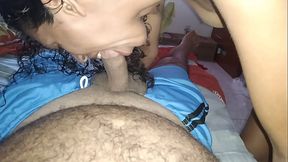 JADE CRISTAL RJ - CHUPANDO O AMIGO COM A BUNDA EMPINADA PORQUE O MARIDO GOSTA DE IMAGINAR ELA DANDO DE QUATRO ENQUANTO CHUPA