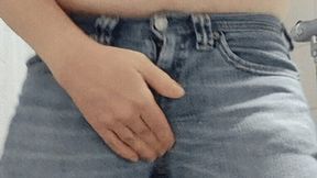 Peeing To My Jeans And Masturbating (mp4)