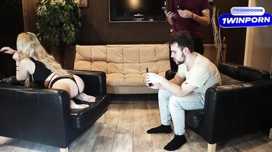 Secrets Unveiled: A Provocative Truth or Dare Game in the Bath with a Stunning Blonde Stunner