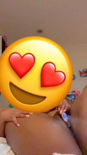 Thick juicy caramel ebony uses vibrator to masturbate