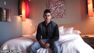 Masturbation, Abspritzen, Schwänze, unbeschnittener Schwanz, unbeschnitten – unbeschnittener Jerry Cabrera beim Arschficken