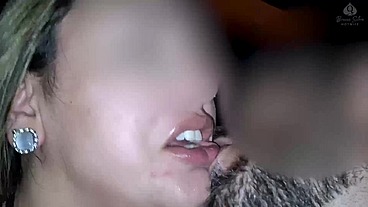 O Negão tinha dois metros e era muito forte - COMEU A ESPOSA NA CABINE DO SWING NA FRENTE DO CORNO - PT 4