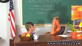 Mature gay on twinks movies It'_s graduation day and Taylor has been