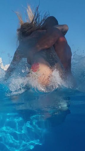 Face Fuck Squirting's by the Pool