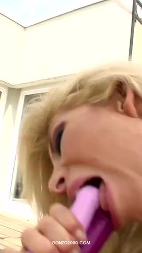 Blonde Gonzo2000 Snip