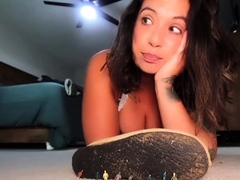 Dreaxoxo - Giantess Finds Shoe Cleaners FemDom