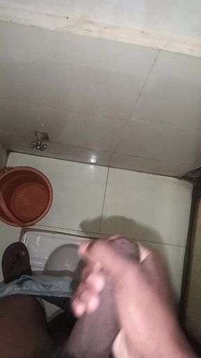 Desi Boy Jerk off on Toilet Masterbet in the Toilet