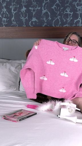 Whore MILF Gets Fucked at Hotel
