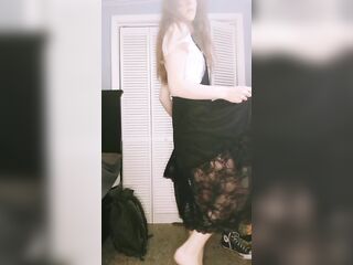 Cute fresh outfit and a cuter surprise