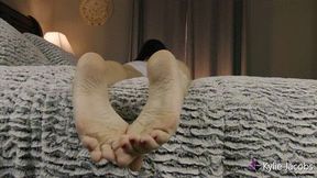 Close Up Barefoot Foot Wiggling - Kylie Jacobsx - MP4 1080p HD