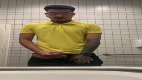 mostrando pauzao no banheiro