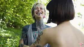 Threesome In Nature’s Anal Alternative