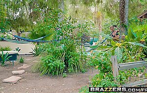 brazzers - milfs like it big - i like creeps scene starring cherie deville and jordi el