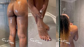 coucou toi ! j’ai fait une petite video sous la douche . regarde et fait toi ...