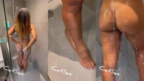 coucou toi ! j’ai fait une petite video sous la douche . regarde et fait toi ...