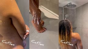 coucou toi ! j’ai fait une petite video sous la douche . regarde et fait toi ...