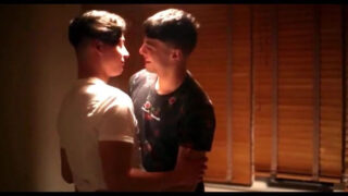 Hot tynde amerikanske twinks suger pik før de bareback anal dunker