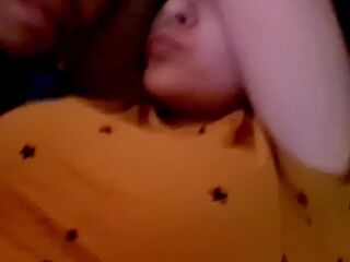 Hermanastro viene a darme las buenas noches y terminamos cogiendo a pelo con el pestillo puesto