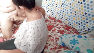 Stor naturlig puppe babe tar en hard anal pounding