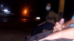 S&eacute_rio !! Eu corro o risco de colocar meu pau na frente dessa mulher esperando o &ocirc_nibus ... veja oque ela fez