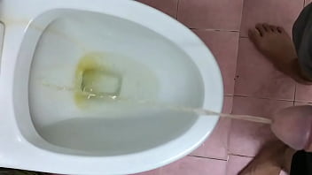 Piss - slow motion