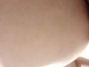 Волк вонюша анально воет от пальцев в жопе и уринально хлебает вкусняшку