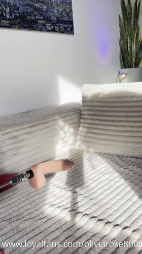 Fuck machine and rose is such a good combo