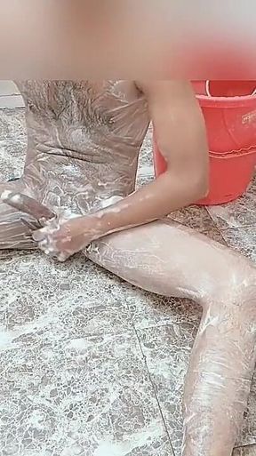 Catch by My Neighbour Bhabhi During Naked Bathing in Open Hall.