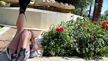 FUCK ME, PISS ON ME AND CUM IN MY EYES IN THE PARK.