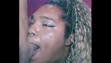 Novinho jogando leite na cara da Wanessinha