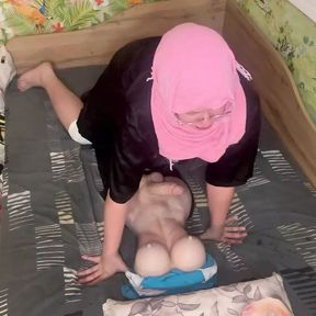 Queen in hijab foot tease,BJ,handjob to the tyranny chapte 3