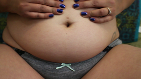112415A Belly Button Tease MP4
