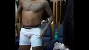 Neymar com o penis marcando